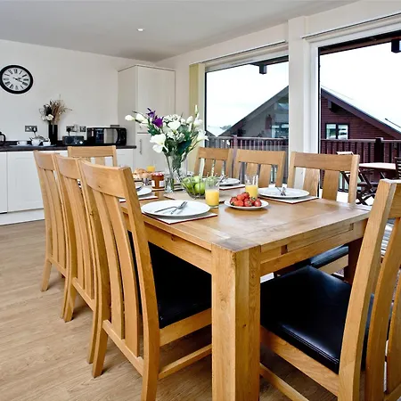 Cedar - Retallack Lodge St Columb Major